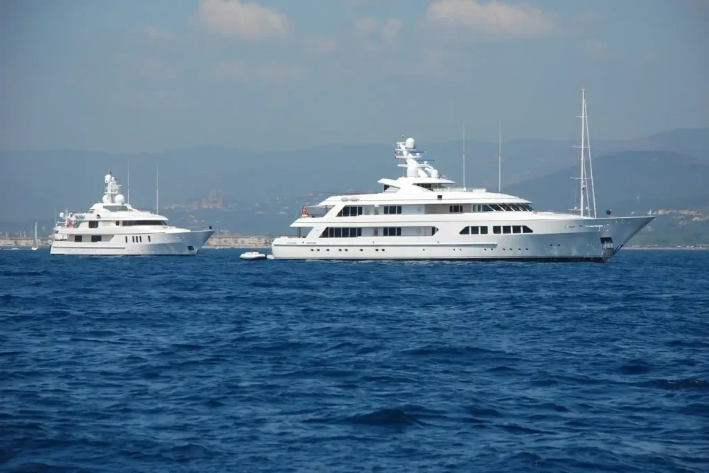 Guide to Yacht Rental Dubai and Beyond
