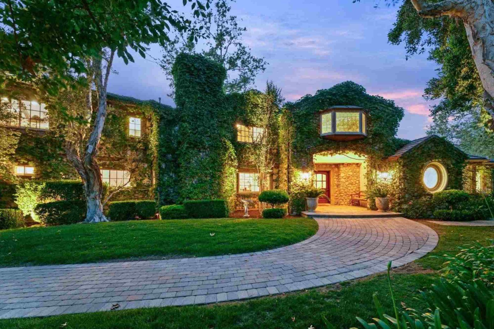 Hidden Hills Property for Sale – Luxury Gated Estates & Mansions