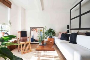 How to Decorate a Small Studio Apartment on a Budget: Cheap Design Hacks