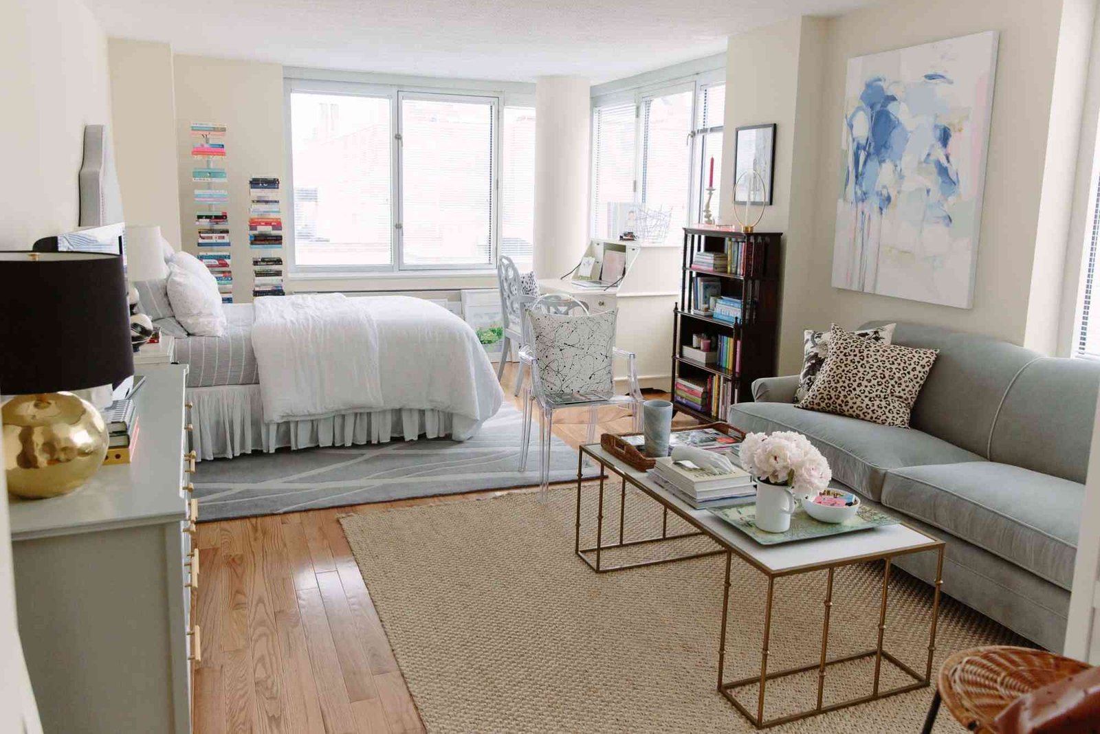 How to Decorate a Studio Apartment: Zoning, Storage, and Style Tips