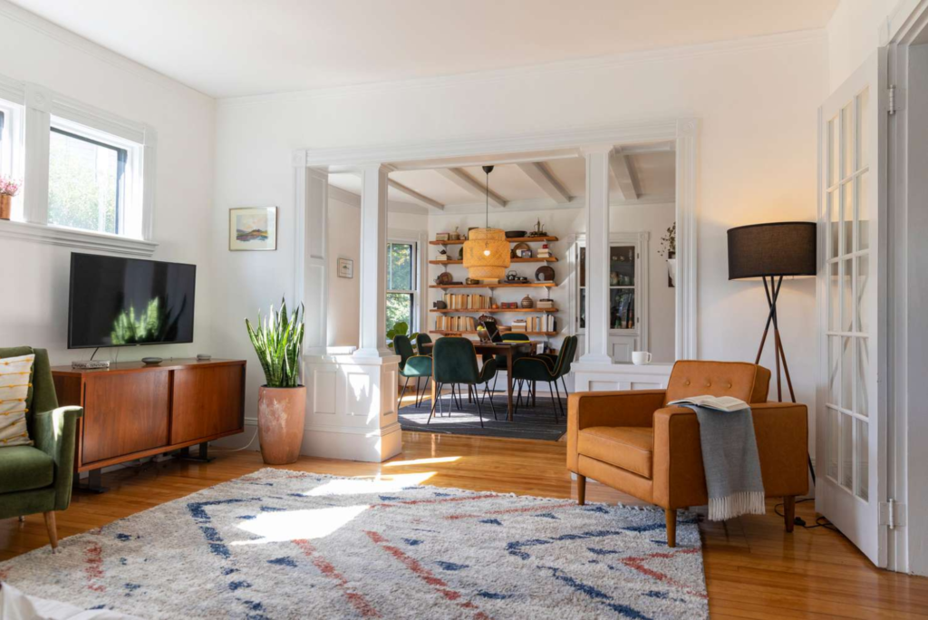 What Is a Flat Apartment in Real Estate? Meaning, Usage, and Examples