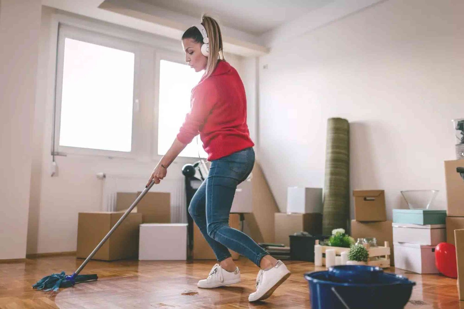 How to Clean an Apartment Properly: Weekly and Monthly Cleaning Checklist