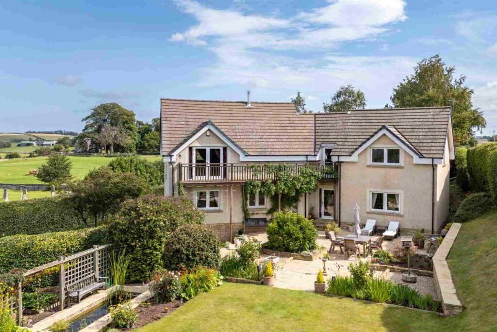 Lock Up and Leave Property for Sale UK – Low-Maintenance Second Homes