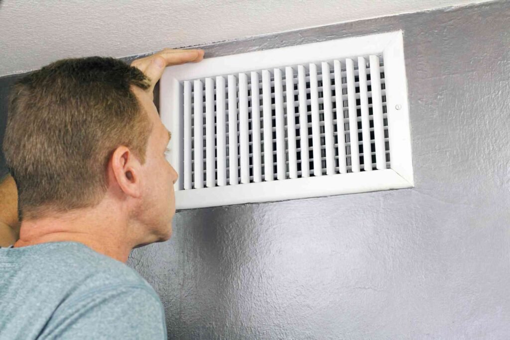 How to Clean AC Vents in an Apartment Safely and Effectively
