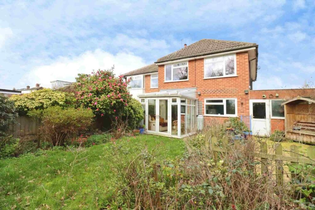 Property for Sale in Willaston Wirral – Village Homes & Country Properties