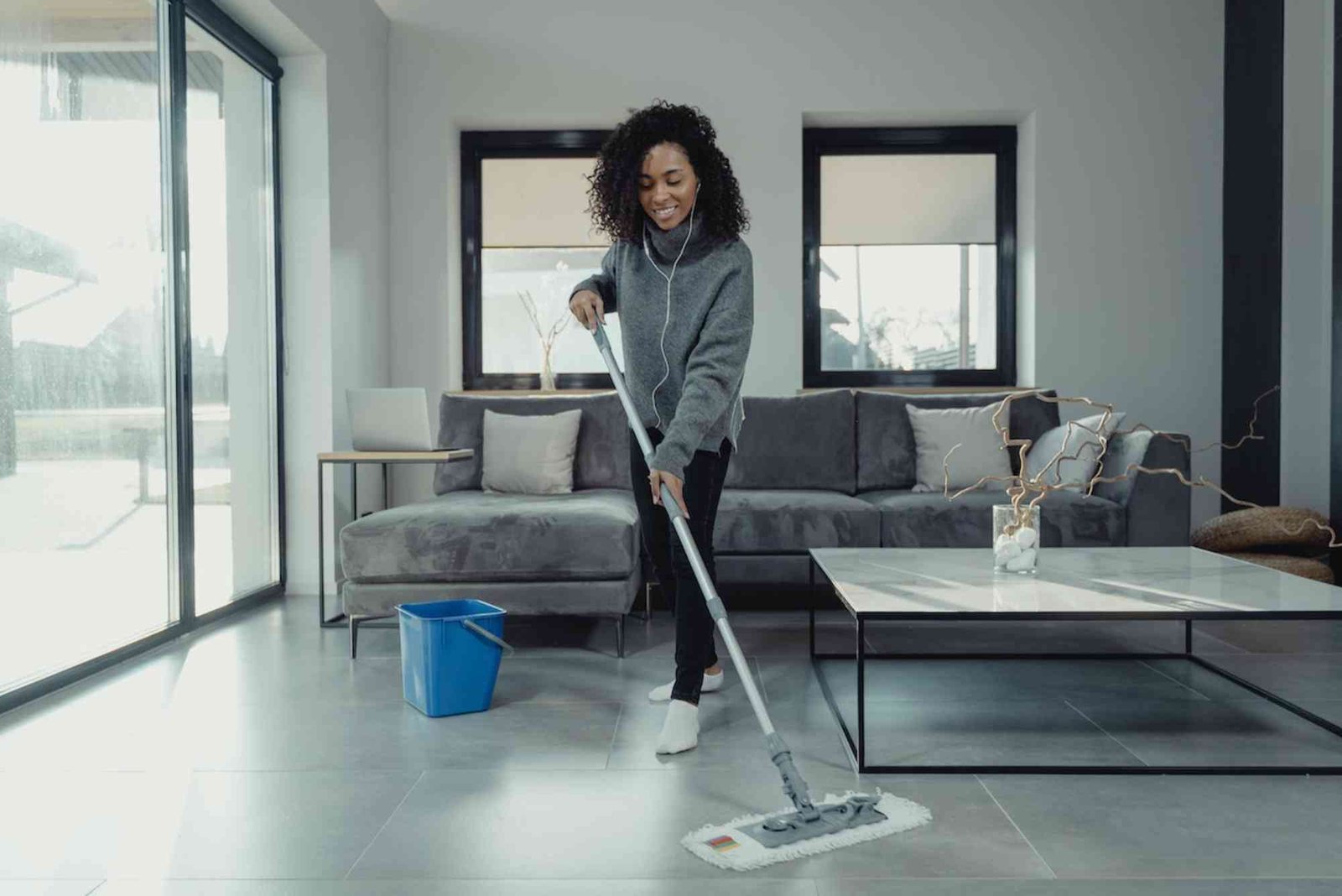 How to Improve Air Quality in an Apartment: Filters, Plants, and Habits