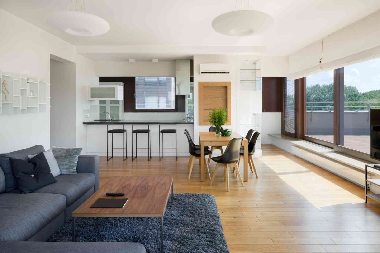 How to List an Apartment for Rent: Photos, Description, and Pricing
