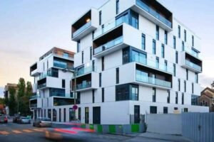 How to Manage an Apartment Building: Operations, Tenants, and Maintenance