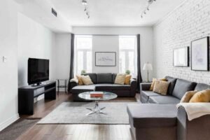 How to Rent an Apartment in Toronto: Neighborhoods, Prices, and Tips