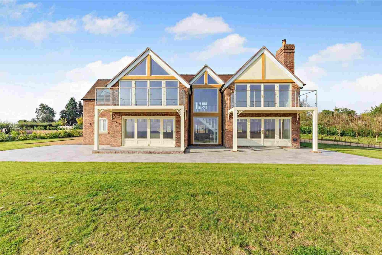 Commercial Property for Sale in Welham Green
